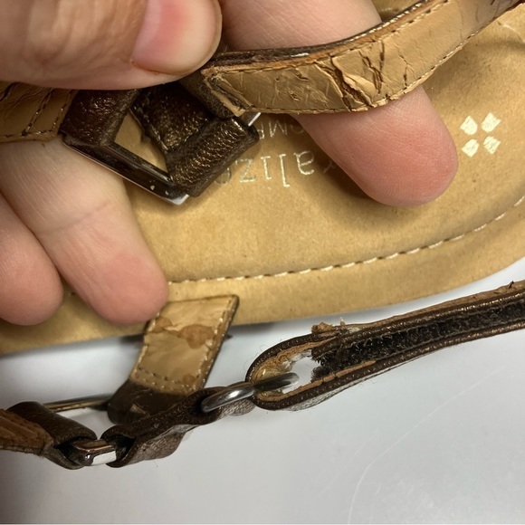 Naturalizer metallic leather t-strap sandals size 8 - Picture 4 of 6